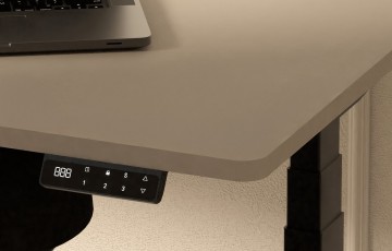 Sit or stand? How a height-adjustable desk improves work efficiency